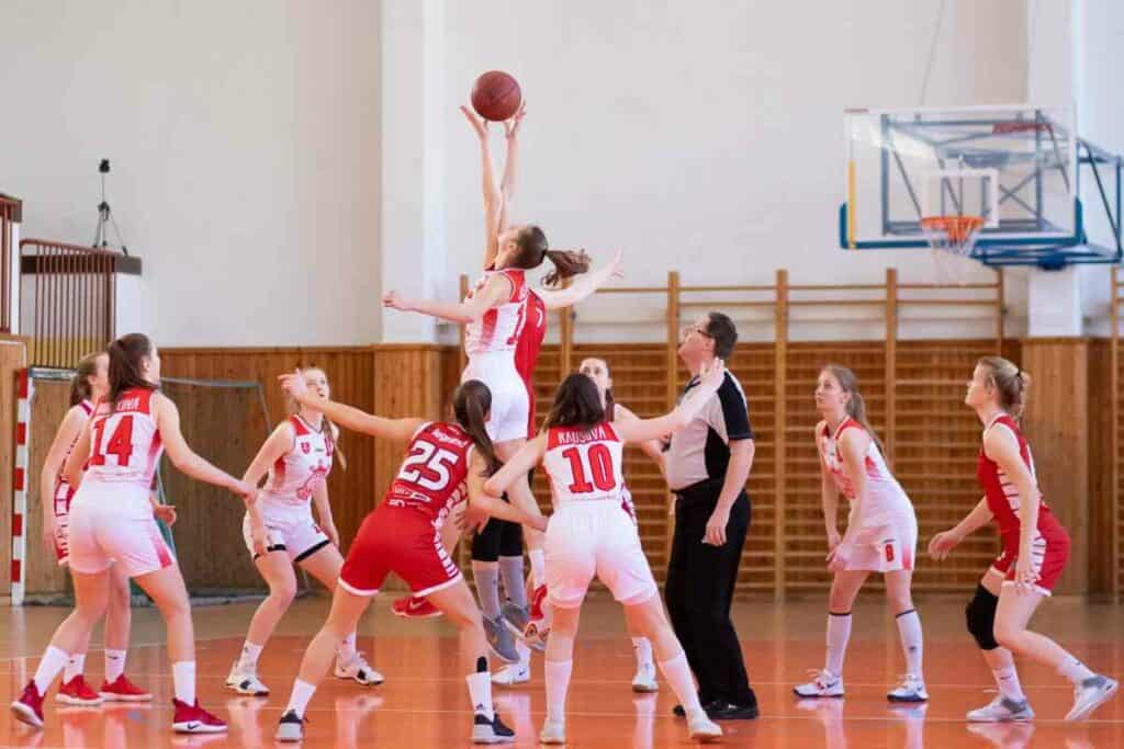 womens college basketball quarter length 1