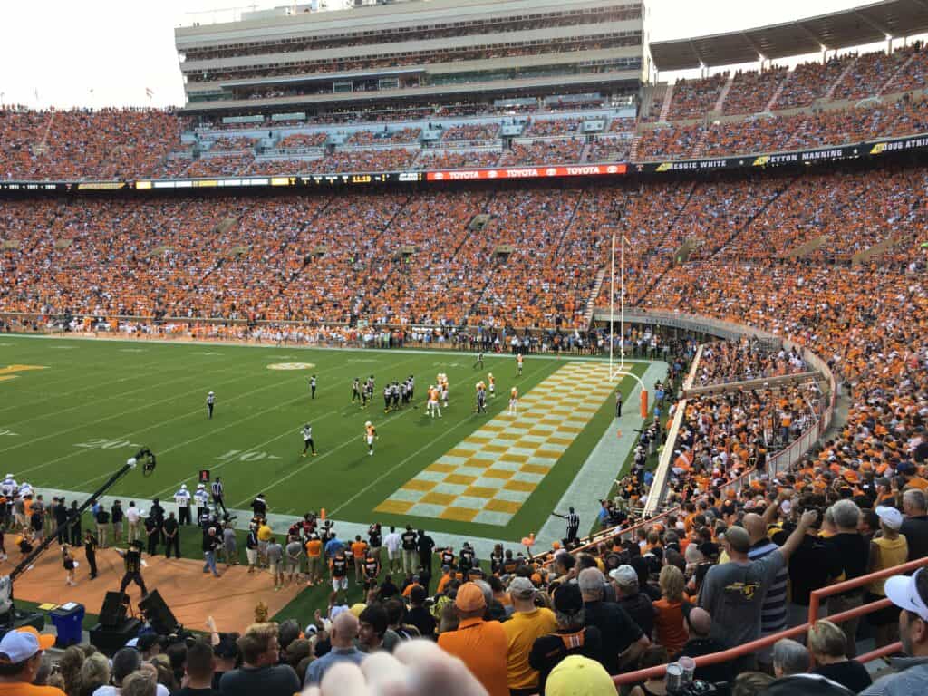 Appalachian State leading The University of Tennessee in Football. Appalachian is running a play to score.